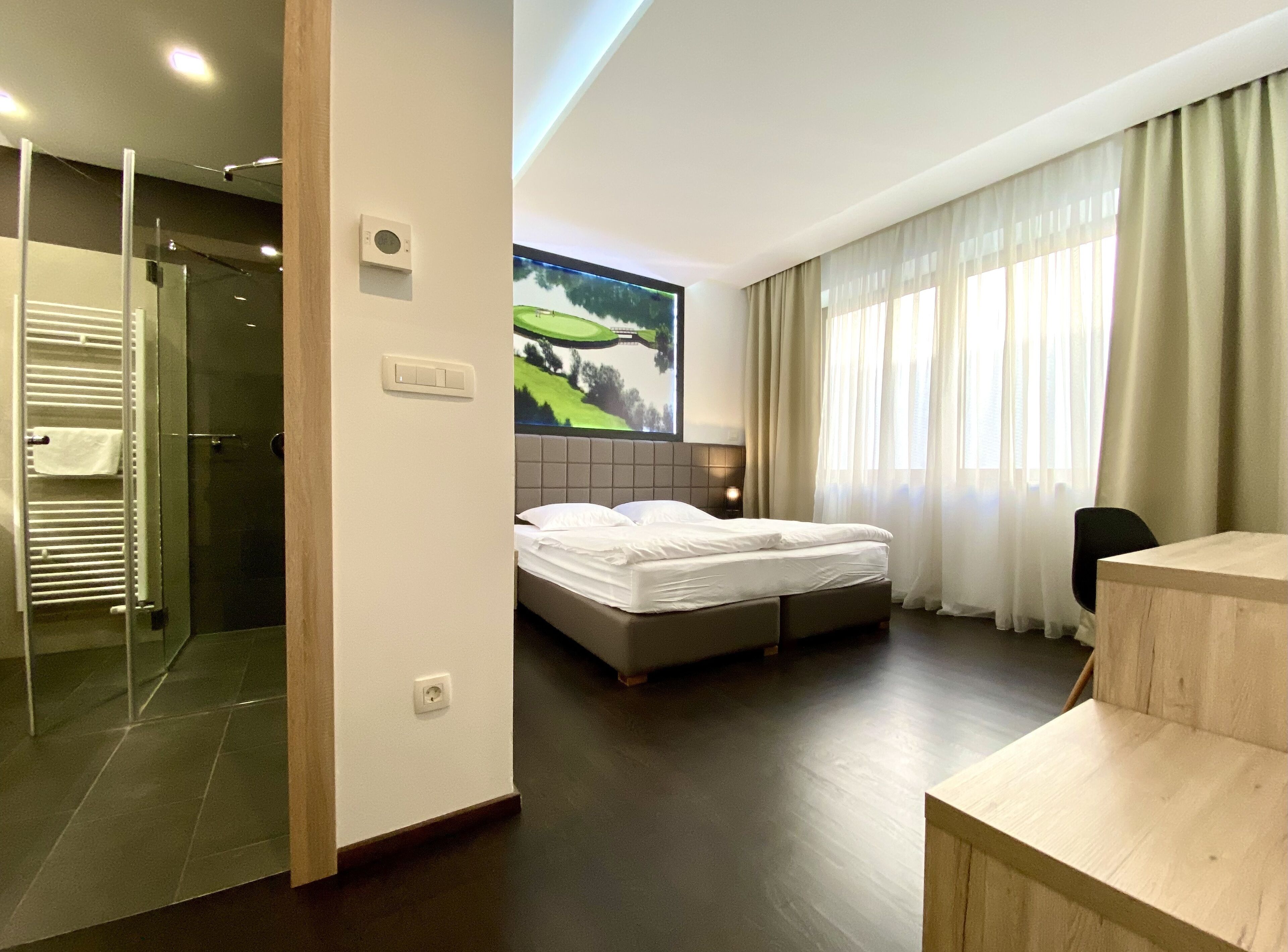 Deluxe Double Room | Desk, blackout drapes, soundproofing, iron/ironing board