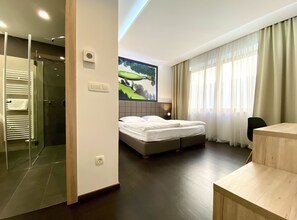 Deluxe Double Room | Desk, blackout drapes, soundproofing, iron/ironing board