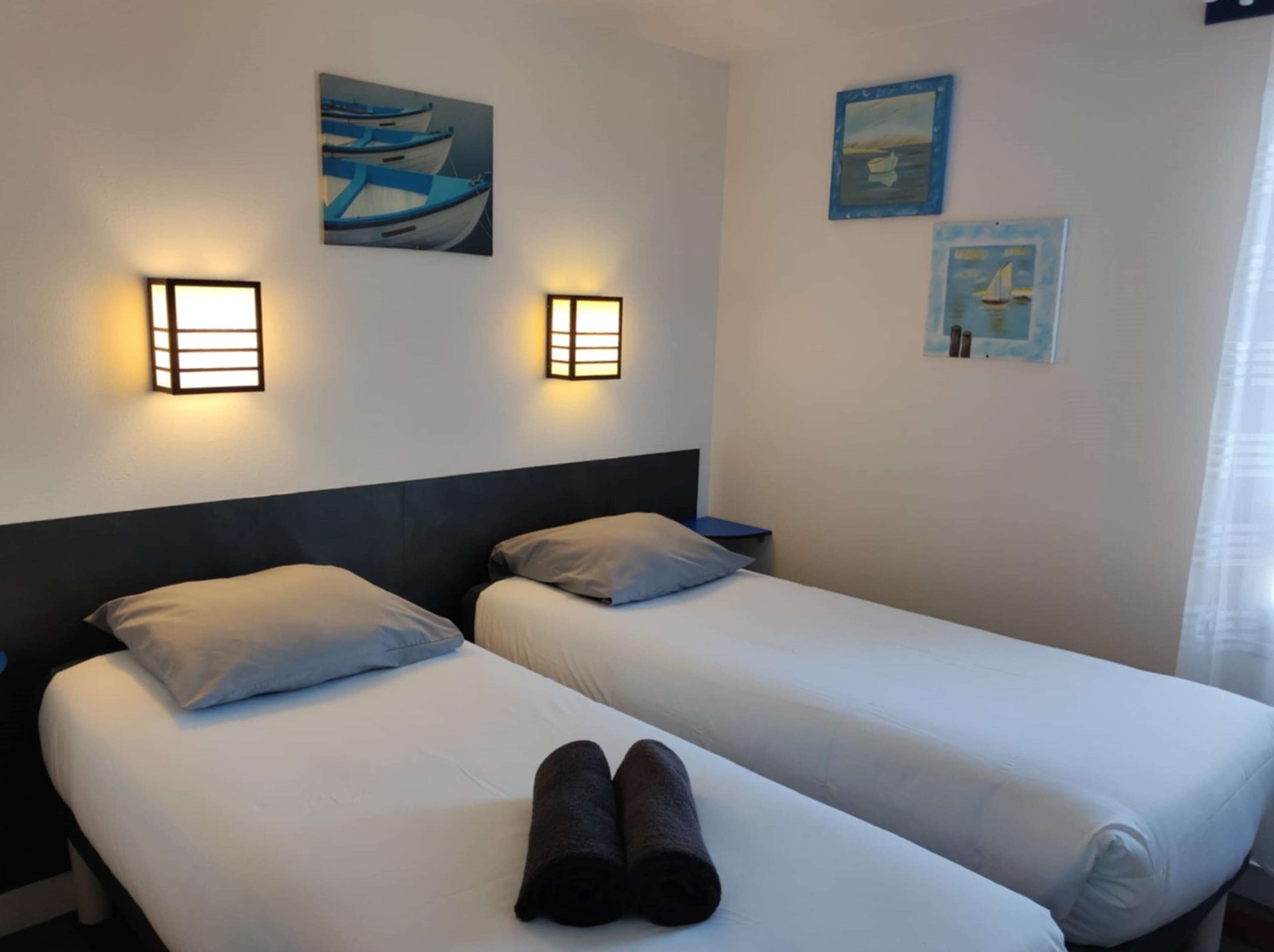 Chambre Standard, 2 lits une place | Décoration personnalisée, bureau