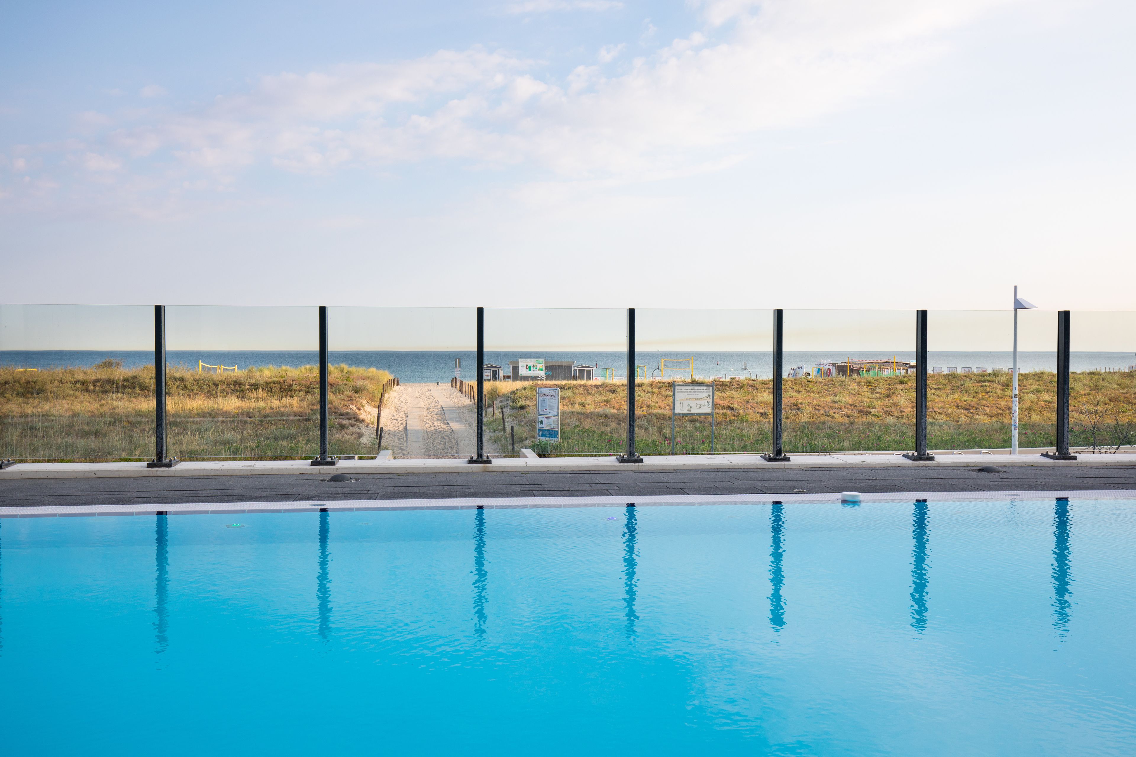 室内游泳池，室外游泳池