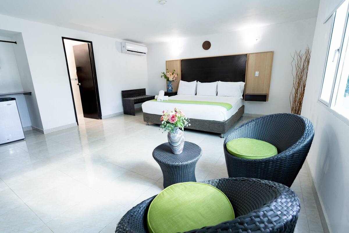 Premium bedding, in-room safe, bed sheets