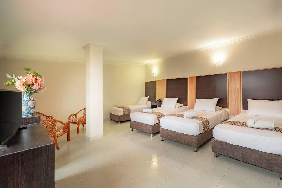 Room (Habitación Septuple) | Premium bedding, in-room safe, bed sheets
