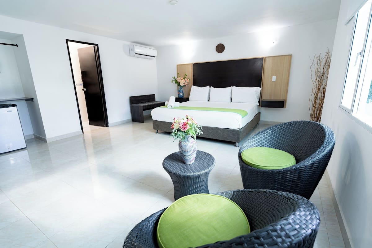 Premium bedding, in-room safe, bed sheets