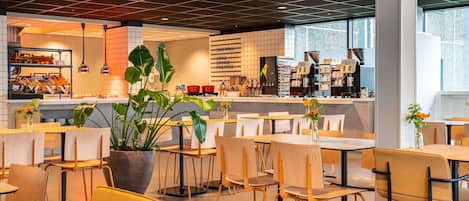 Buffet déjeuner servi tous les jours en supplément
