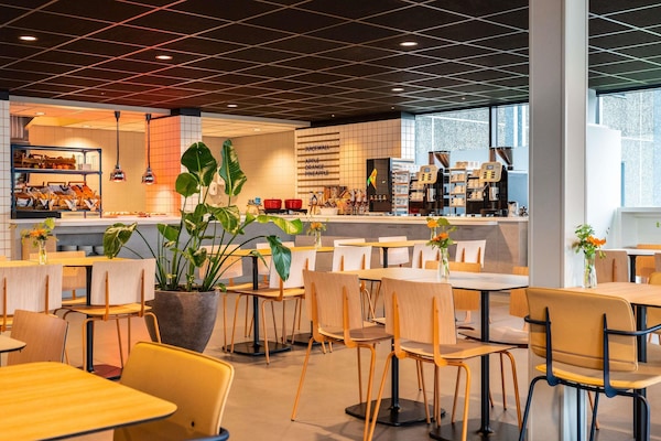 Petit déjeuner buffet servi tous les jours en supplément