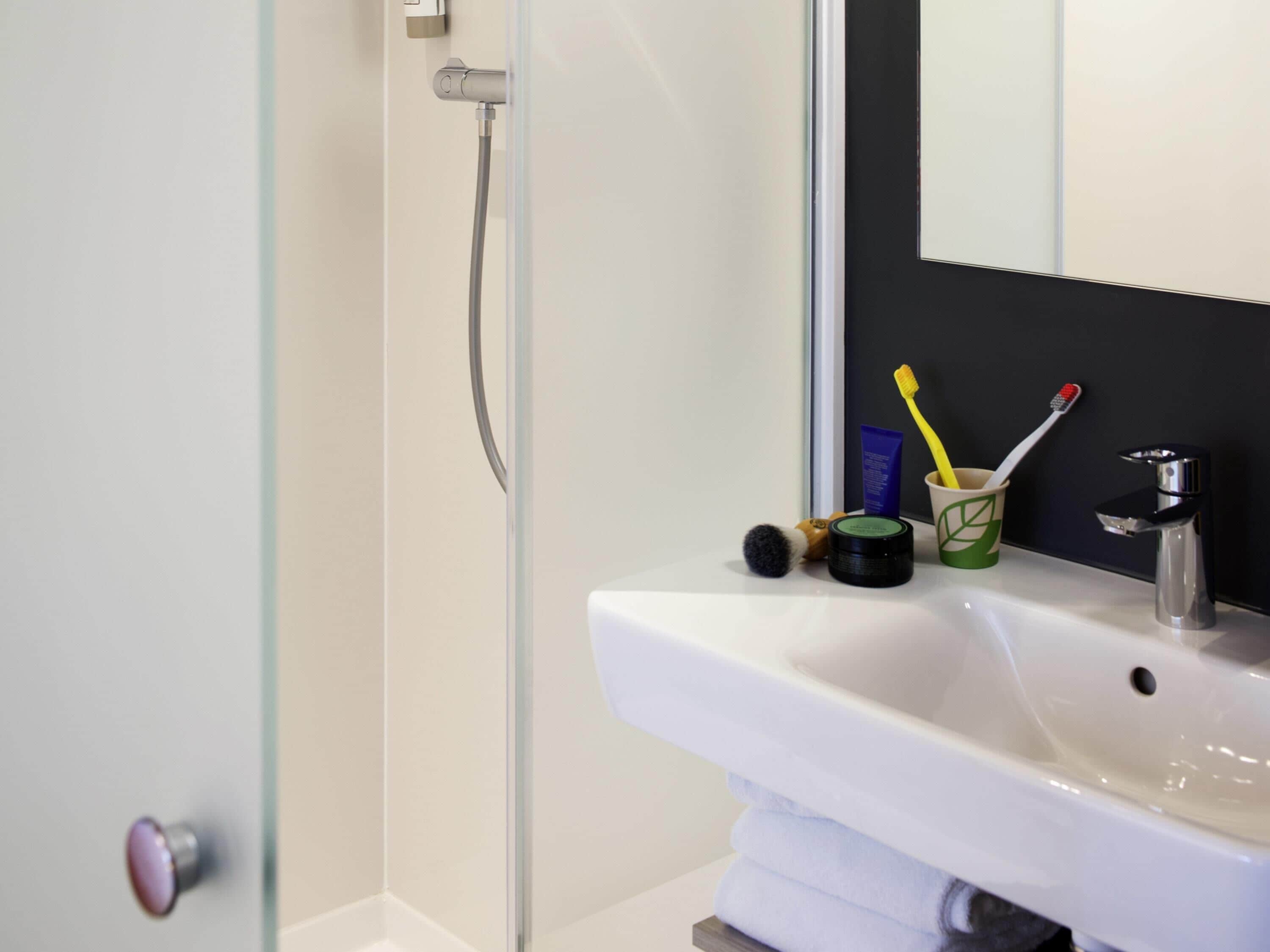 standard triple room | desk, laptop workspace, soundproofing, iron/ironing board