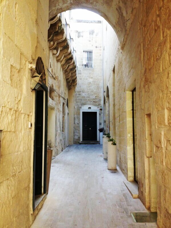 Entrée de l’hébergement