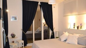 Deluxe Double Room | Premium bedding, down comforters, memory foam beds, blackout drapes - Suite d'Aragona Bed and Breakfast (Lecce)