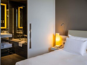Kostenlose Minibar, Zimmersafe, Schreibtisch, Verdunkelungsvorhänge