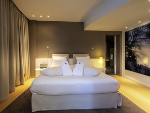 Free minibar, in-room safe, desk, blackout curtains