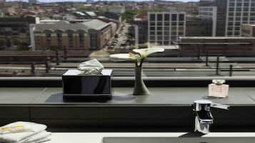 Superior Room, 2 Twin Beds, City View | Free minibar, in-room safe, desk, blackout drapes