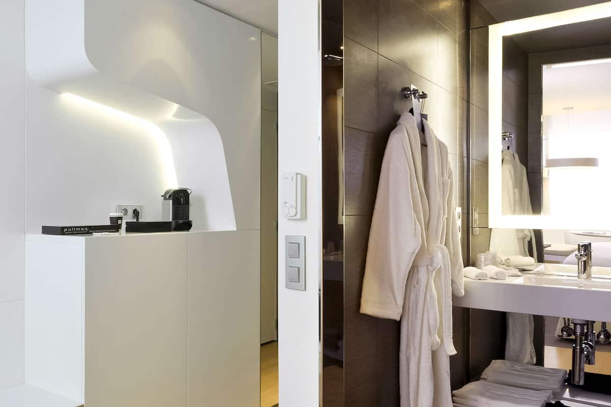 1 bedroom, free minibar, in-room safe, desk