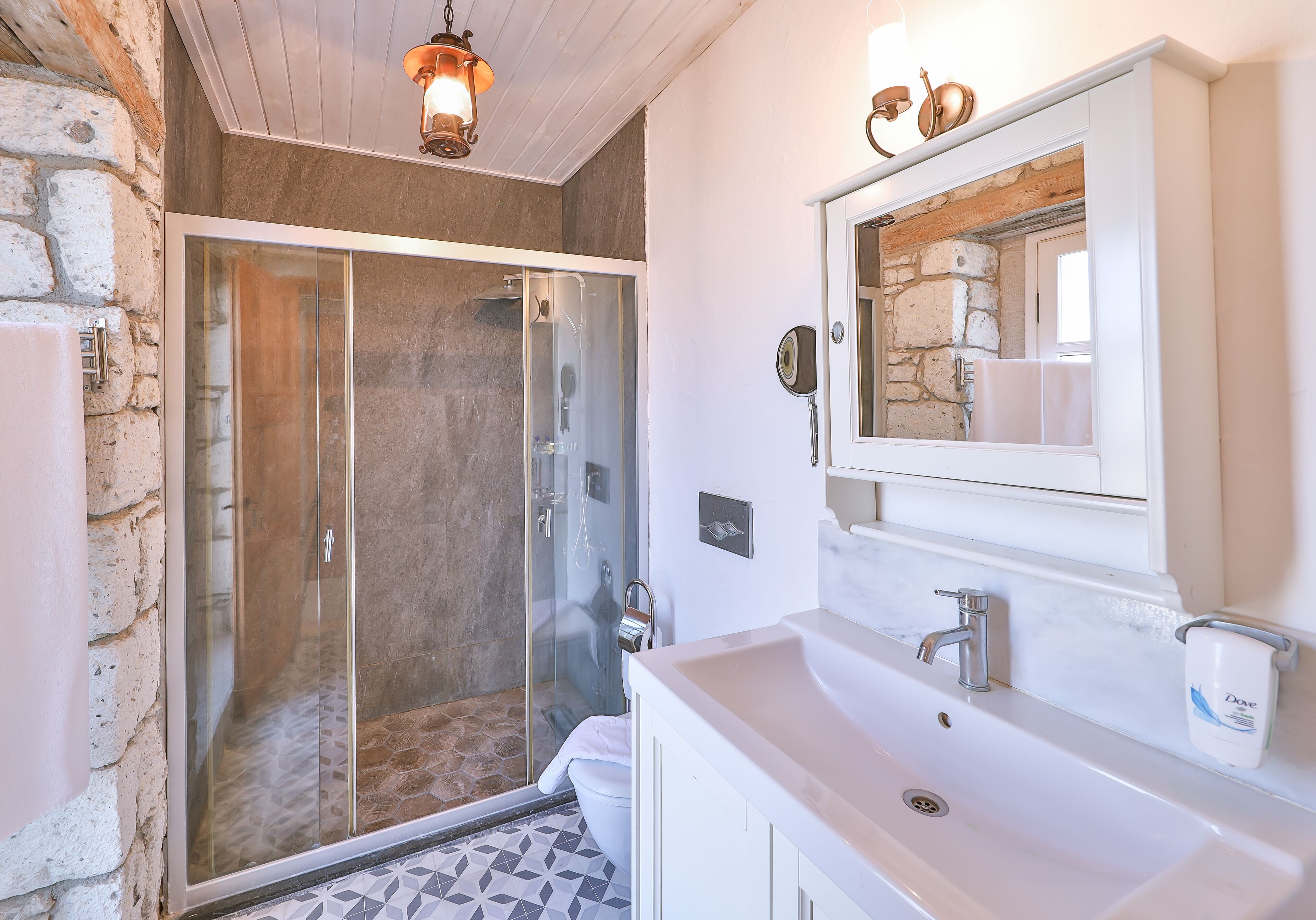 deluxe double room, pool view | bathroom | shower, hair dryer, slippers, towels