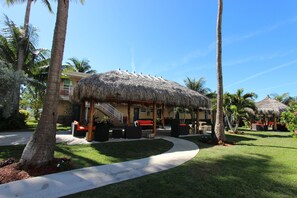 Aerial view - Oceans Beach Resort (Pompano Beach)
