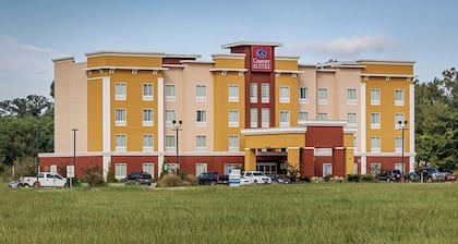 Comfort Suites near Tanger Outlet Mall