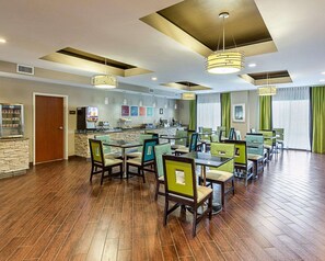 Free daily self-service breakfast  - Comfort Suites near Tanger Outlet Mall (Gonzales)