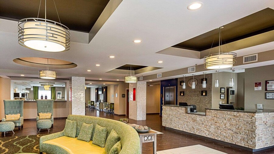 Comfort Suites near Tanger Outlet Mall