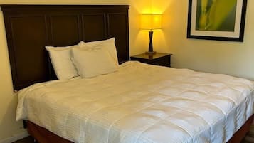 Comfort Room, 1 King Bed, Non Smoking | 1 bedroom, free WiFi