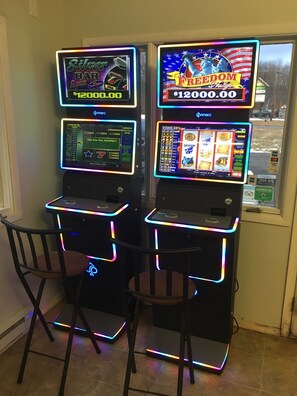 Game room - Country Place Inn And Suites (White Haven)