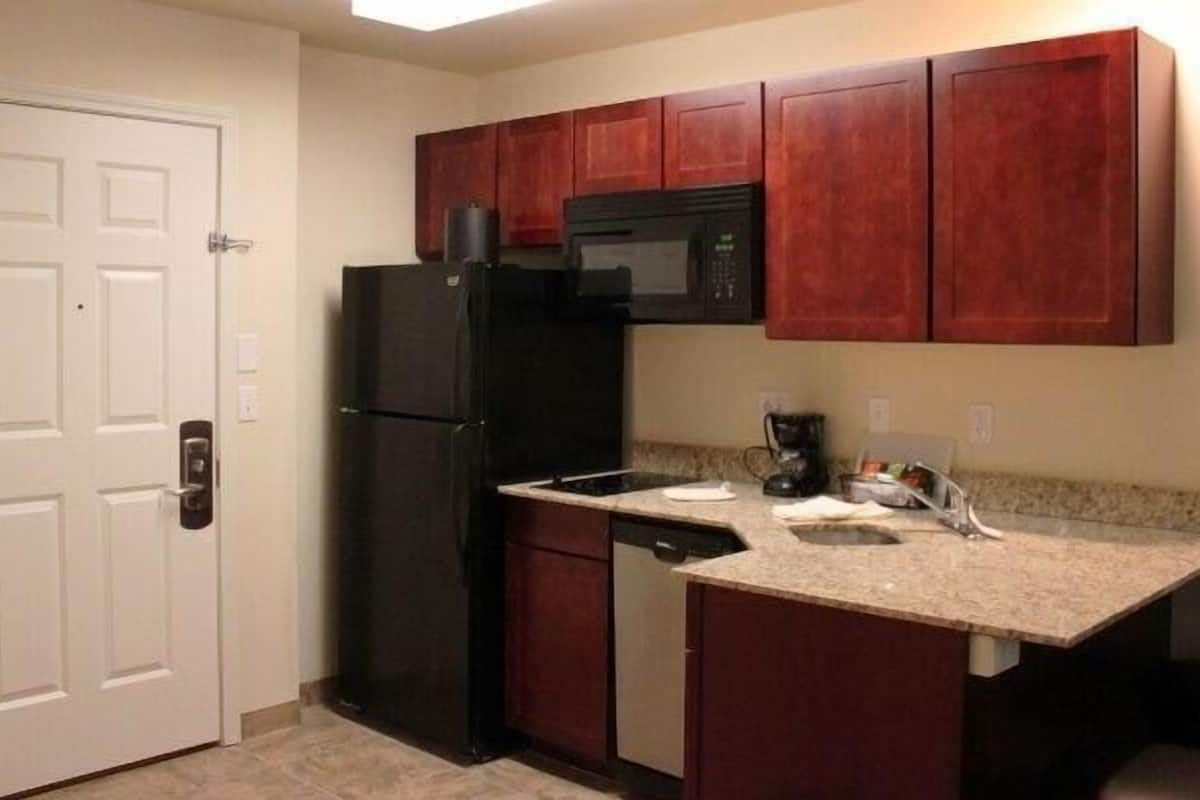 studio suite (must check-in before 9 pm) | private kitchen | full-sized fridge, microwave, stovetop, dishwasher
