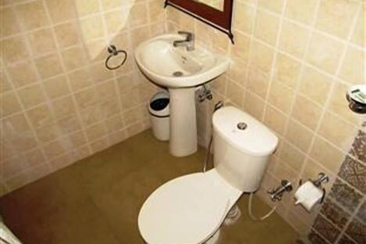 Shower, towels