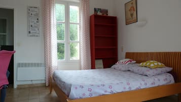 Appartement, 2 chambres | 1 chambre, articles gratuits dans le mini-bar, décoration personnalisée