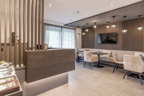 Reception - Vizensn Living (Soelden)