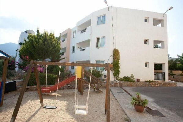 Área de juegos infantiles al aire libre