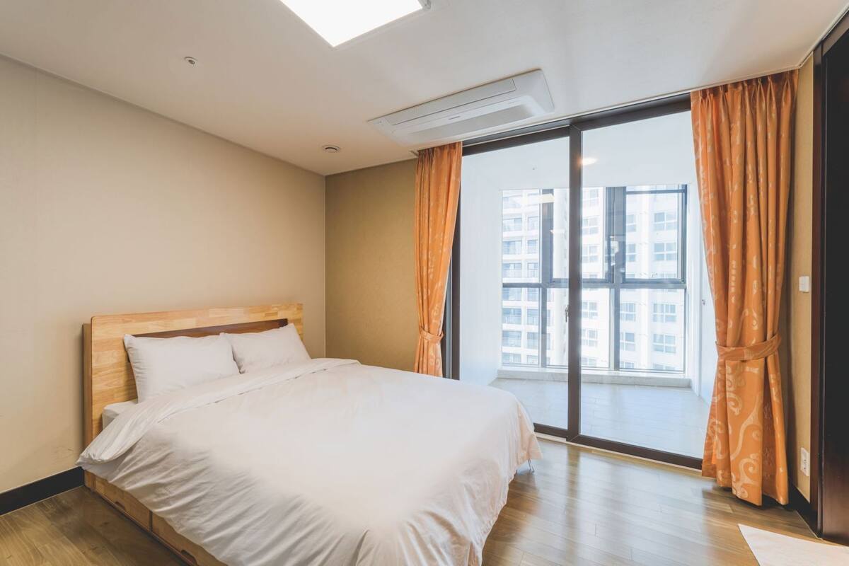 Schallisolierte Zimmer, kostenloses WLAN, Bettwäsche