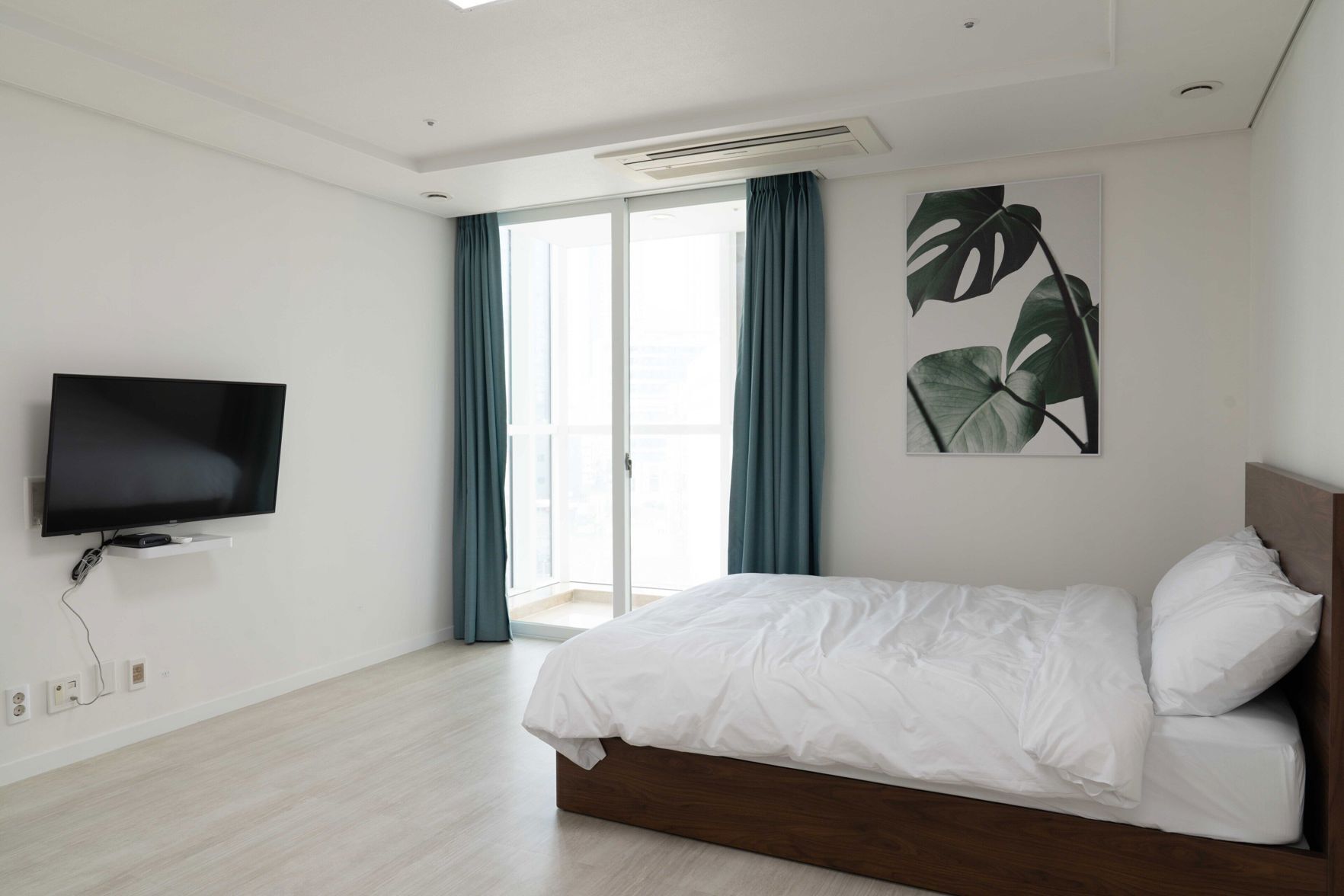 Lydisolert, wi-fi (inkludert) og sengetøy