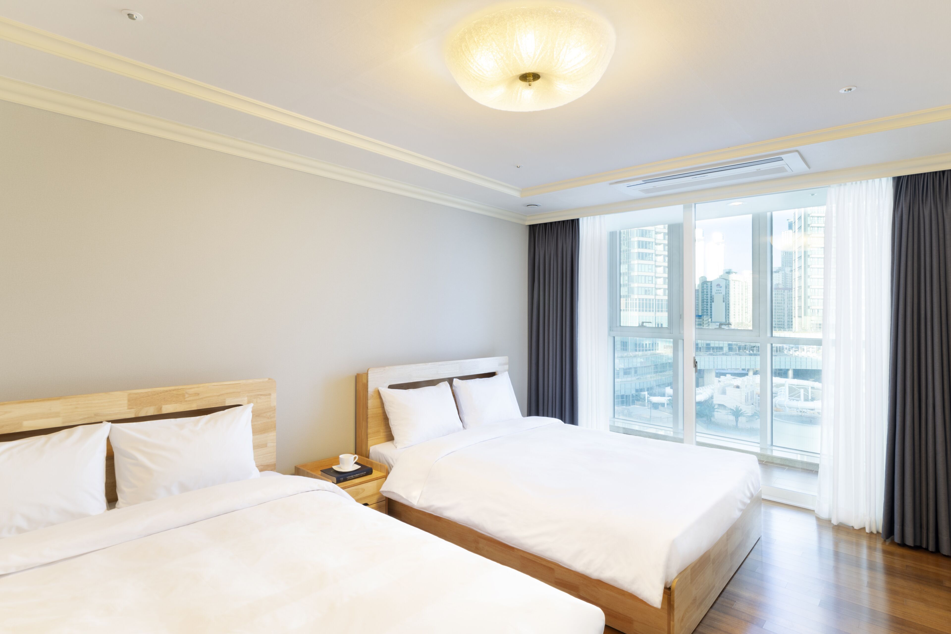 Schallisolierte Zimmer, kostenloses WLAN, Bettwäsche