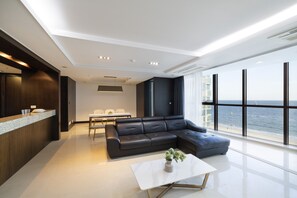 En 45-tommers LCD-TV med digitale kanaler samt TV og oppvarmet gulv