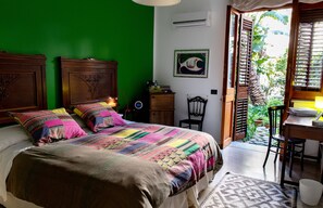 Habitació doble Deluxe | Minibar, caixa forta a l'habitació i decoració individual 