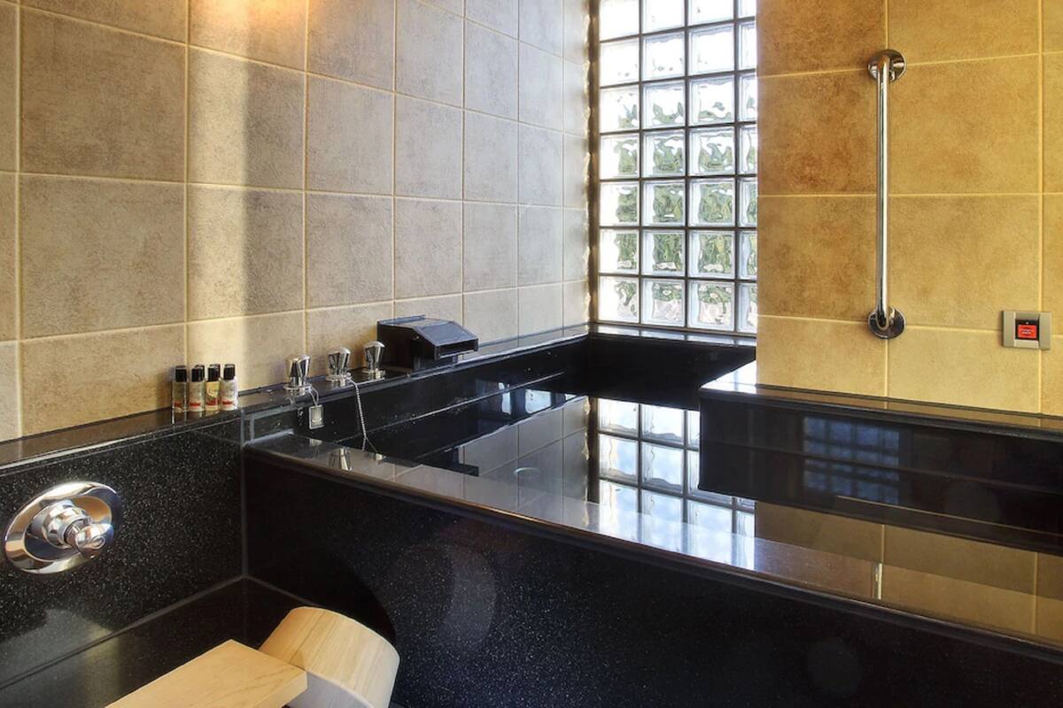 separate bathtub and shower, spring water bathtub, free toiletries