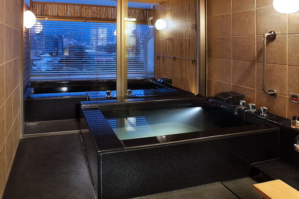 separate bathtub and shower, spring water bathtub, free toiletries