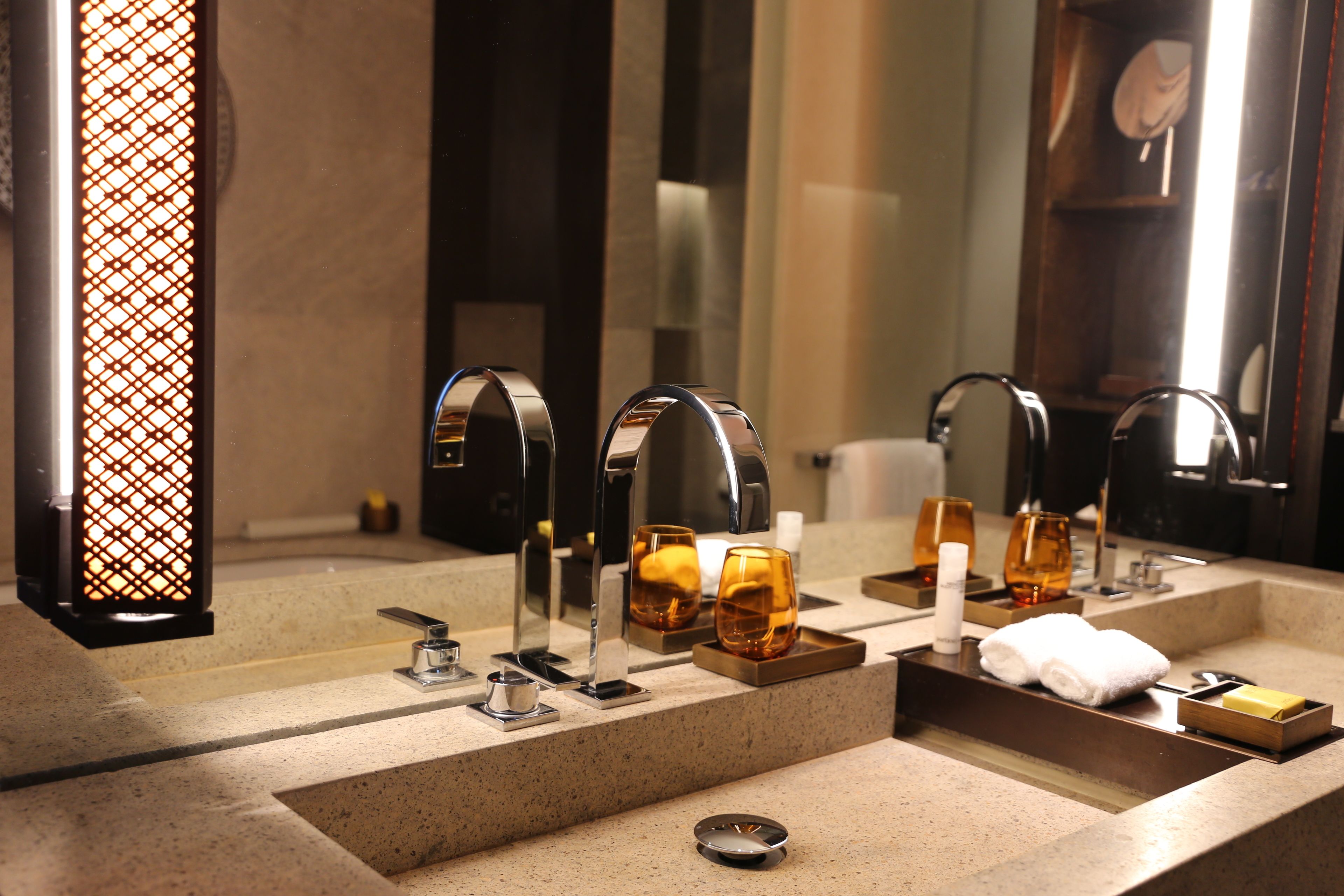 minibar, in-room safe, individually decorated, desk