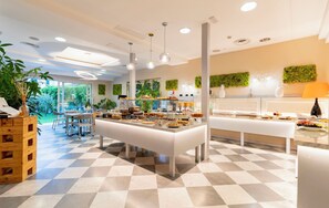 Déjeuner continental gratuit tous les jours