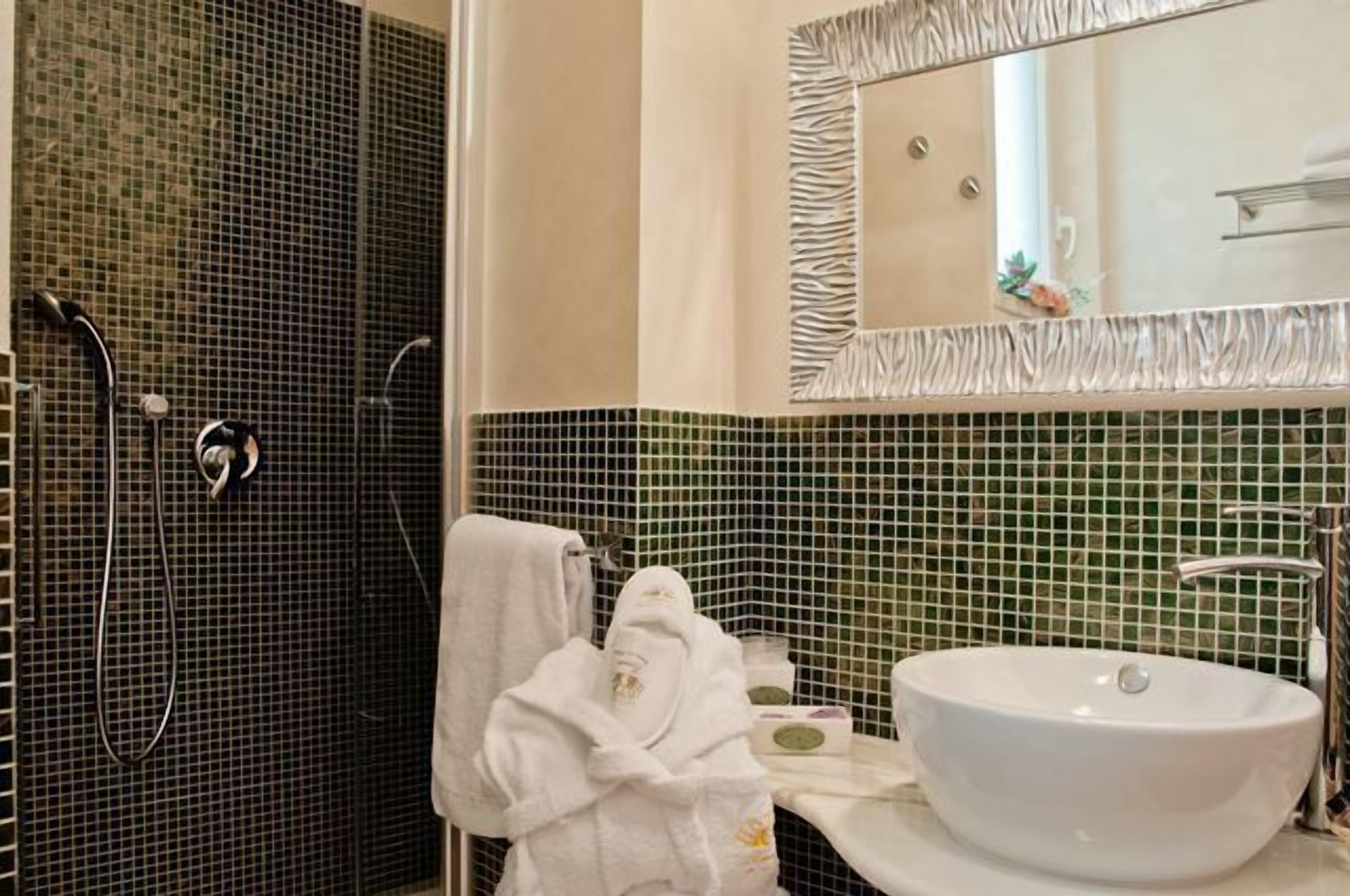 family room, connecting rooms | bathroom | hair dryer, bidet, towels, soap