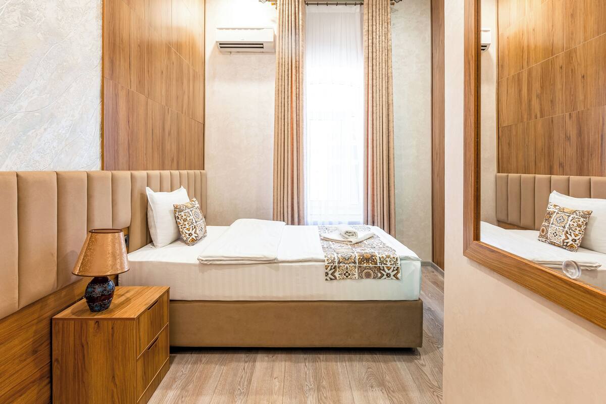 Standard Single Room | Premium bedding, minibar, in-room safe, desk