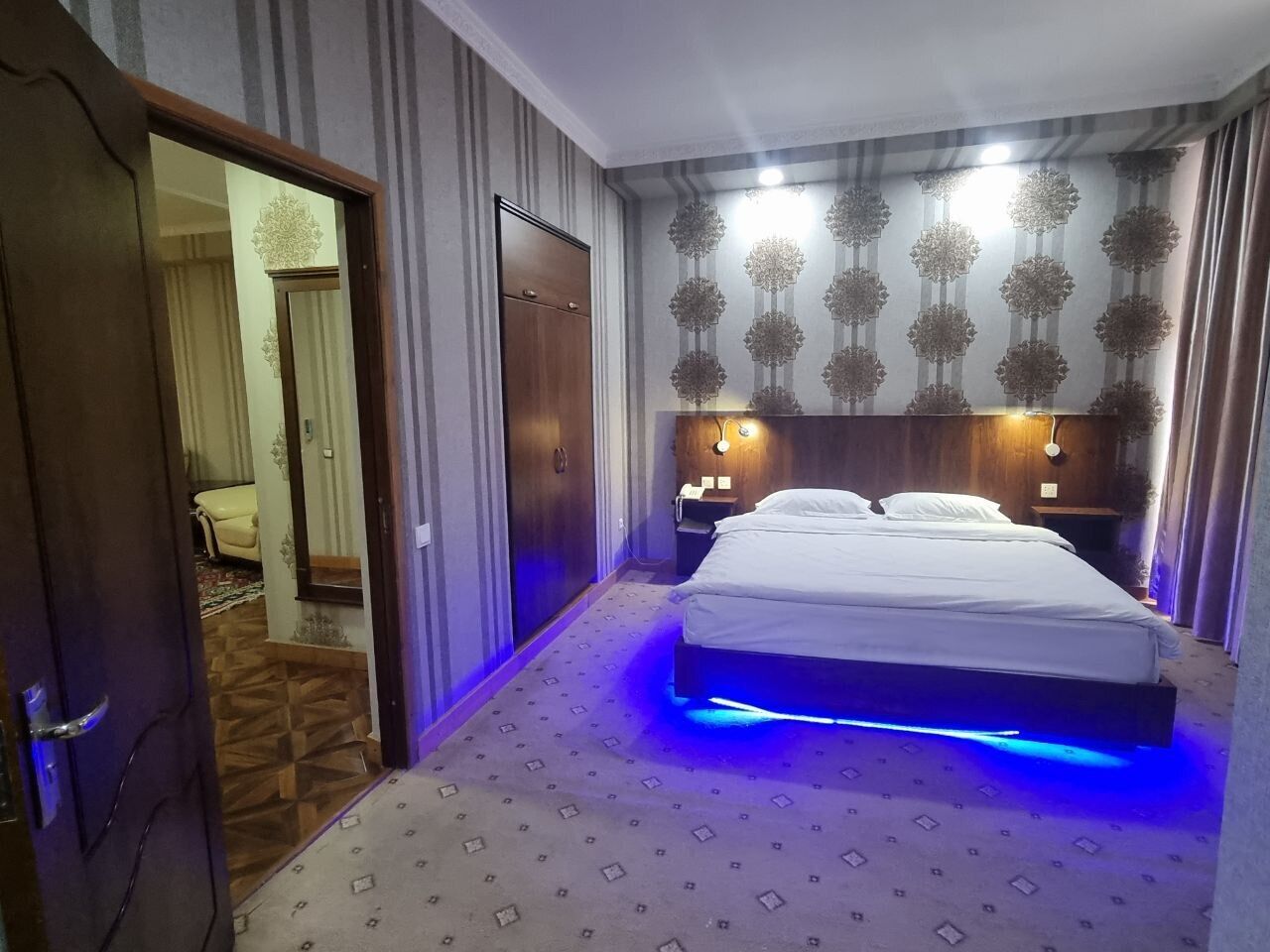 Biancheria da letto di alta qualità, una cassaforte in camera