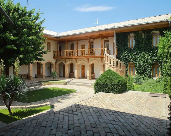 Terrace/patio - Malika Classic Hotel (Samarkand)