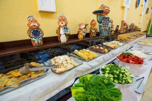 包含每日自助早餐