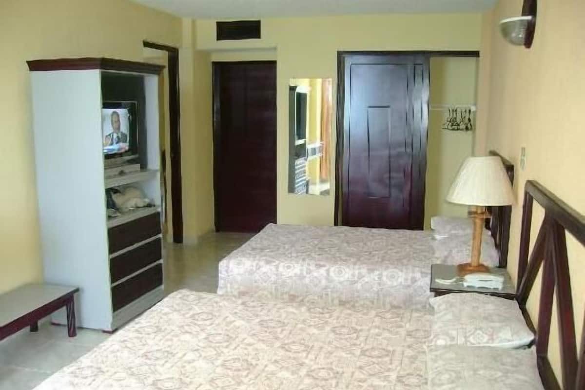 In-room safe, iron/ironing board, bed sheets