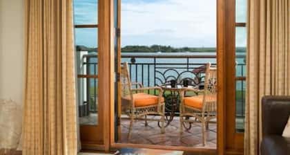 Black Dolphin Inn