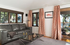 Camas con pillow-top y caja de seguridad en la habitación 