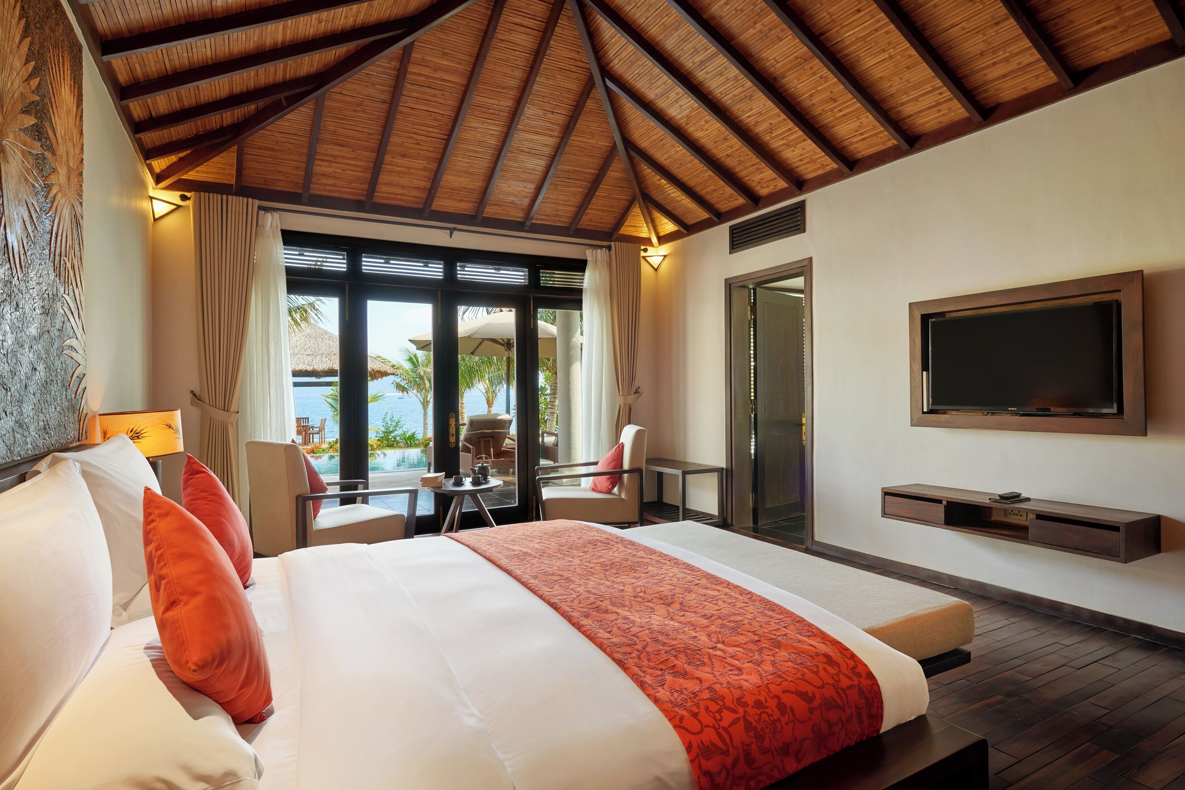 Signature Pool Villa 3-Bedroom Ocean View (Check-in 2:30 PM) | Premium bedding, down duvets, free minibar items, in-room safe
