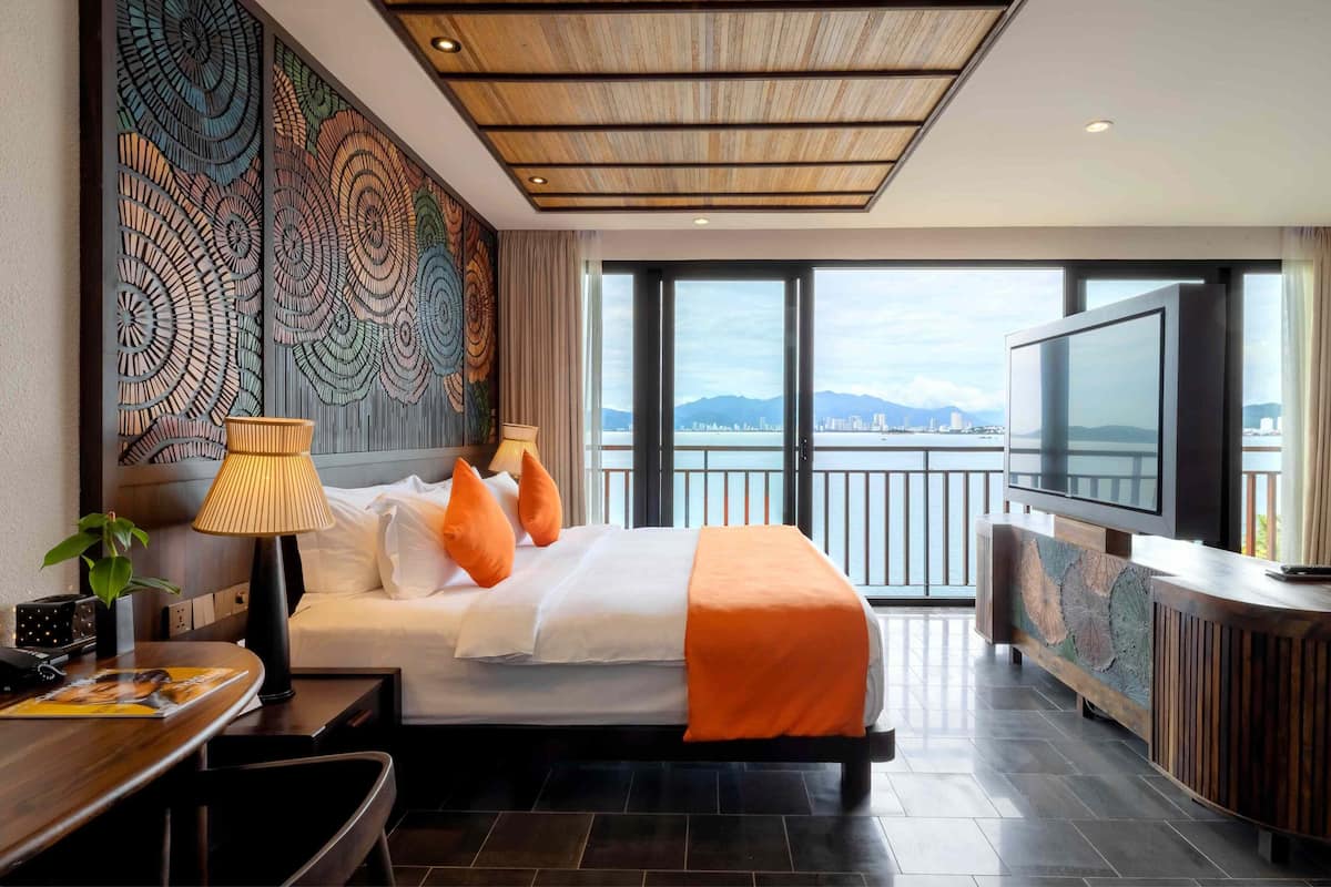 Family Room 2-Bedroom Ocean View | Premium bedding, down comforters, free minibar items, in-room safe