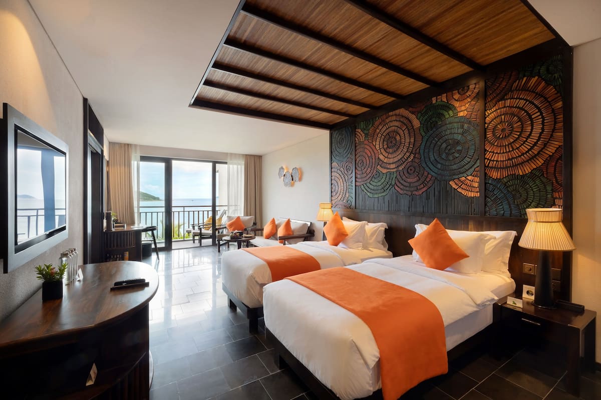 deluxe twin room ocean view with children themed room | 1 bedroom, premium bedding, down duvets, free minibar items
