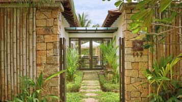 Pool Villa 3-bedroom Ocean View (Check-in 2:30 PM) | 1 bedroom, premium bedding, down comforters, free minibar items