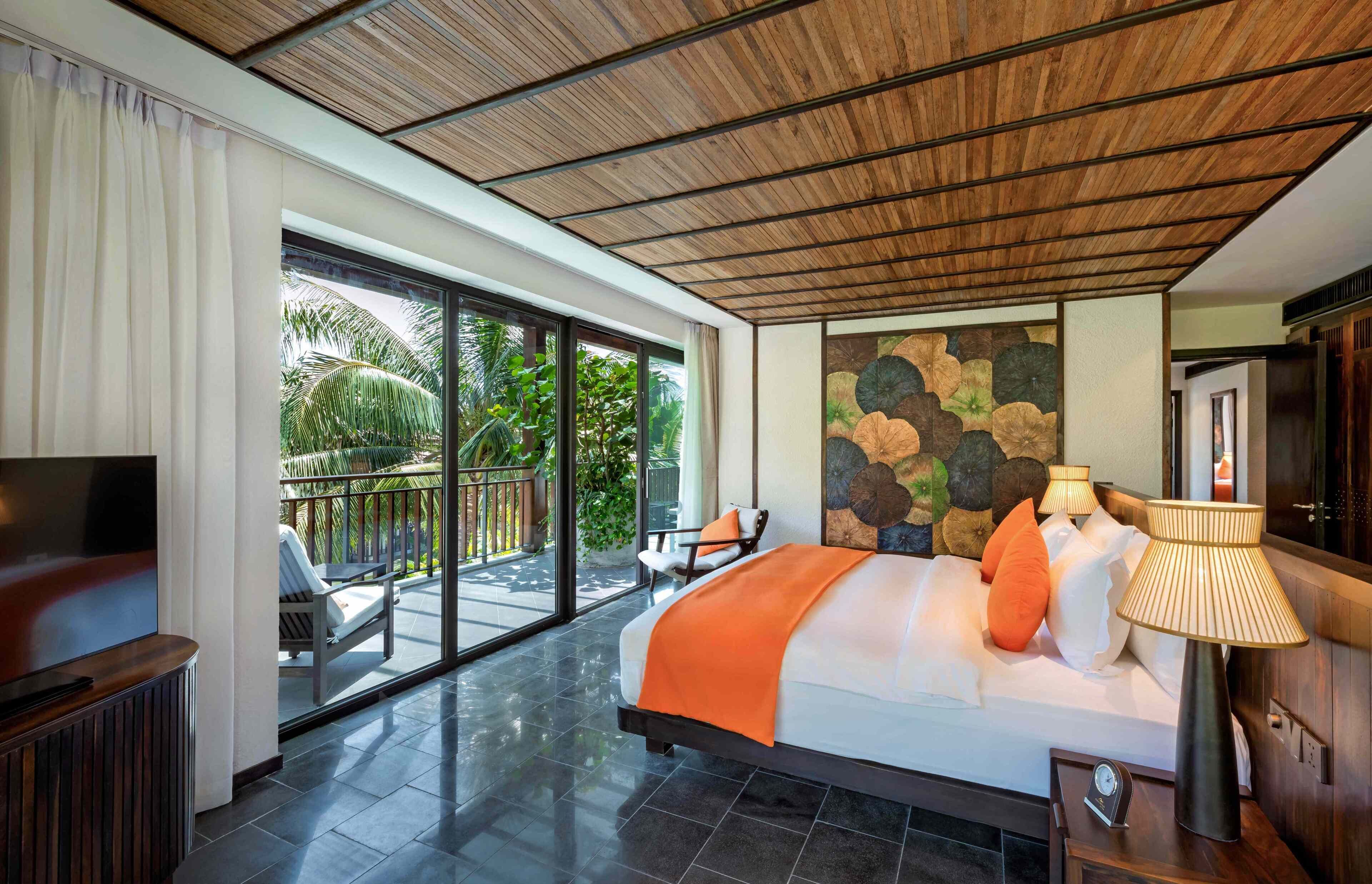 Family Suite 2 - Bedroom Garden View